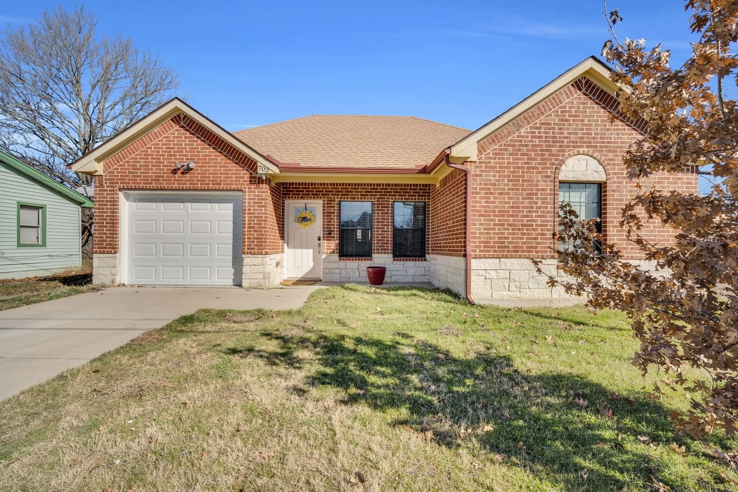 Real estate property located at 703 Perry, Ellis, Highland Park, Waxahachie, TX, US
