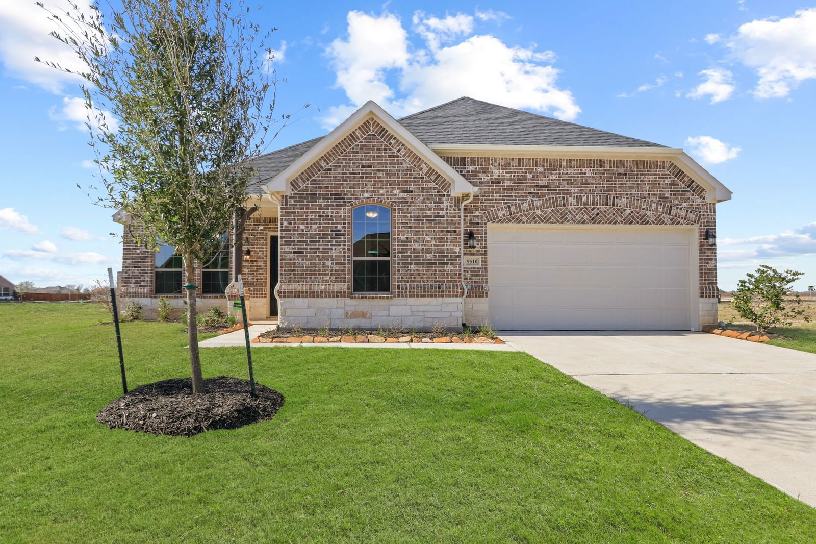 Real estate property located at 9510 Turnstone Drive, Brazoria, Meridiana, Manvel, TX, US