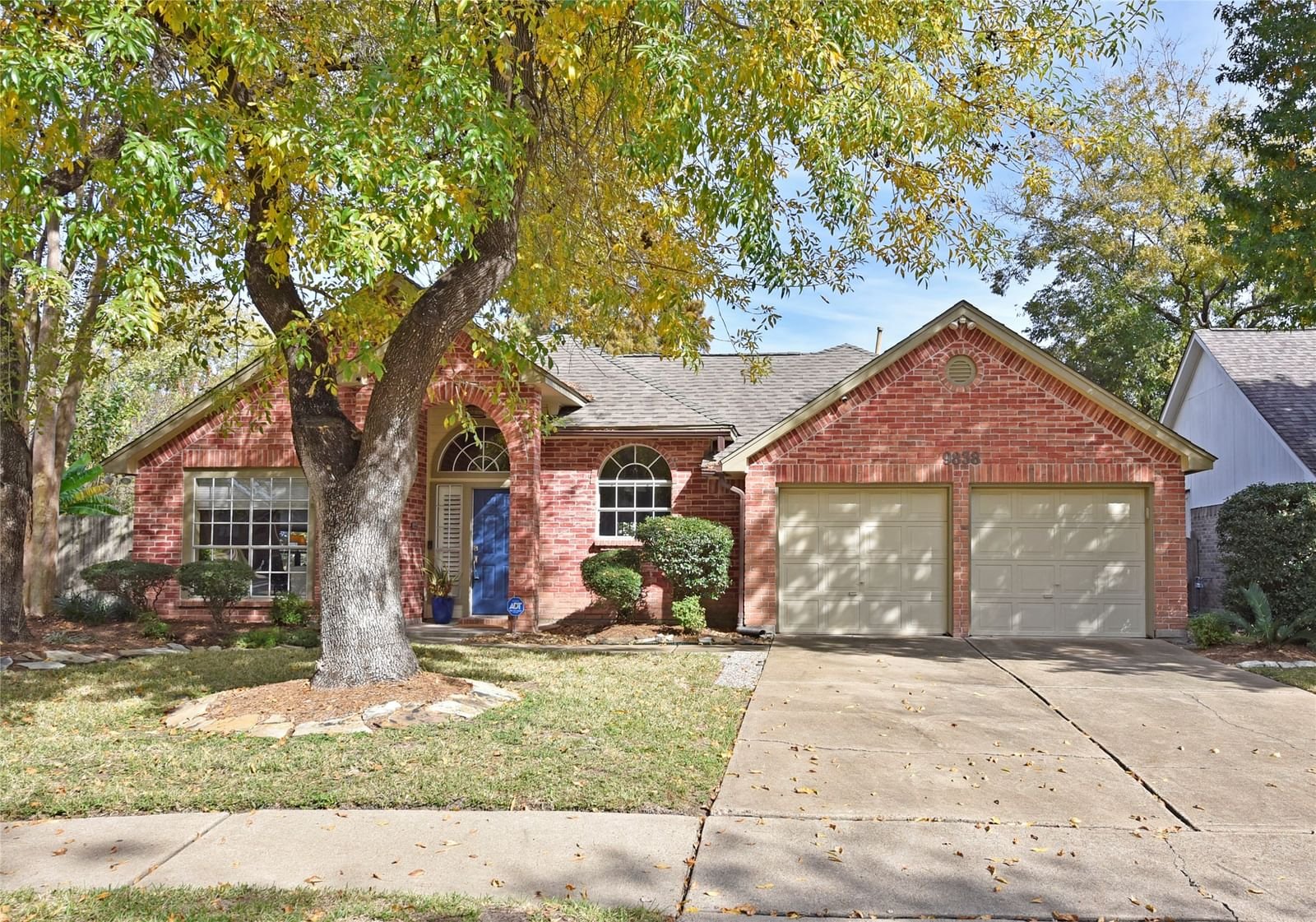 Real estate property located at 9838 Meadow Bend, Harris, Steeplechase Sec 02 Rep, Houston, TX, US