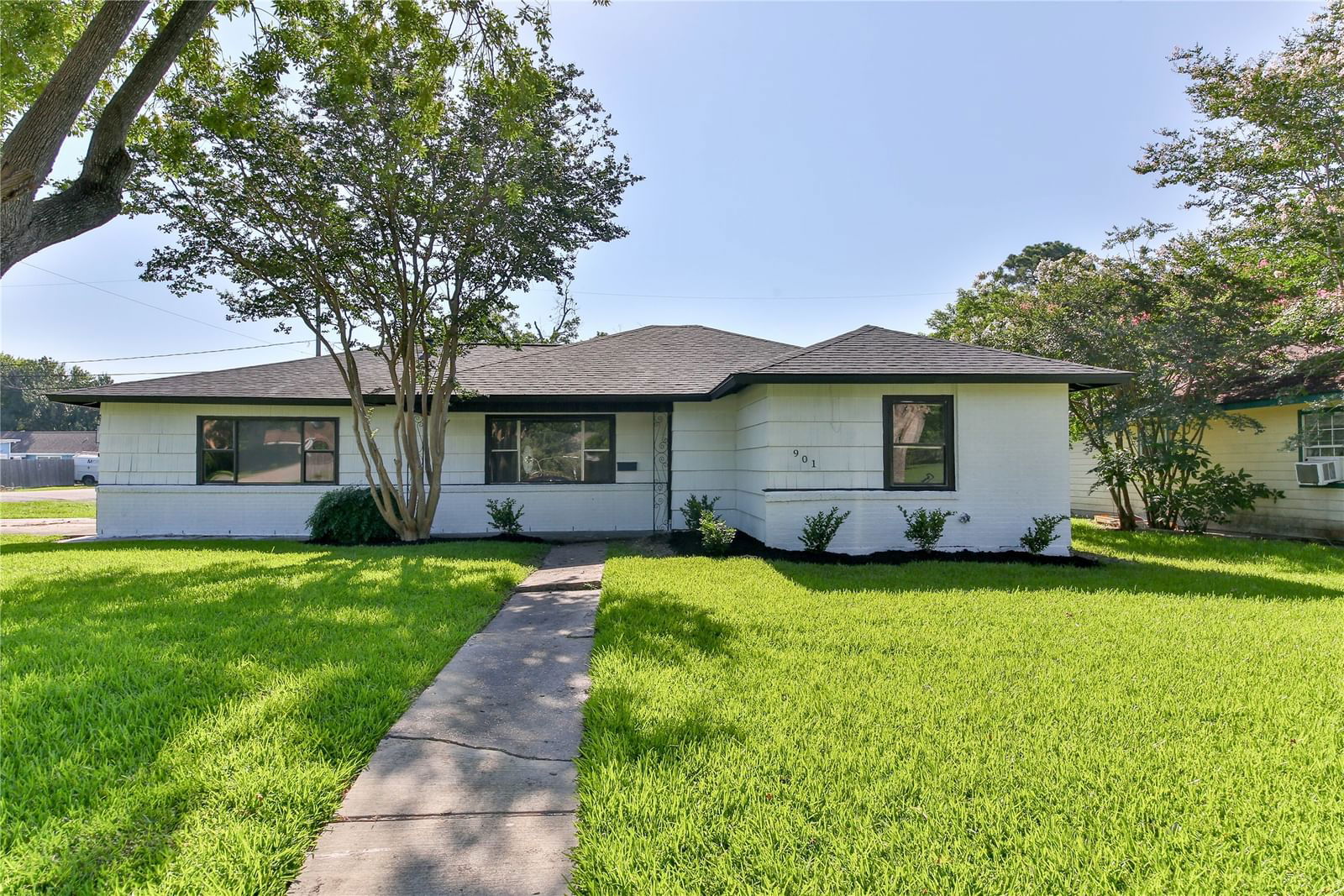 Real estate property located at 901 3rd, Harris, La Porte, La Porte, TX, US