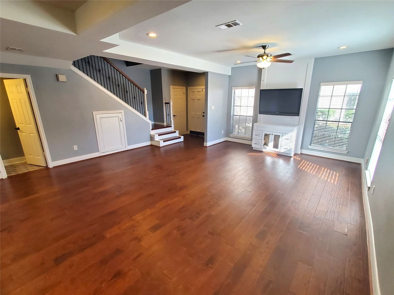 Real estate property located at 714 Augusta, Harris, Woodway Point T/H Condo, Houston, TX, US
