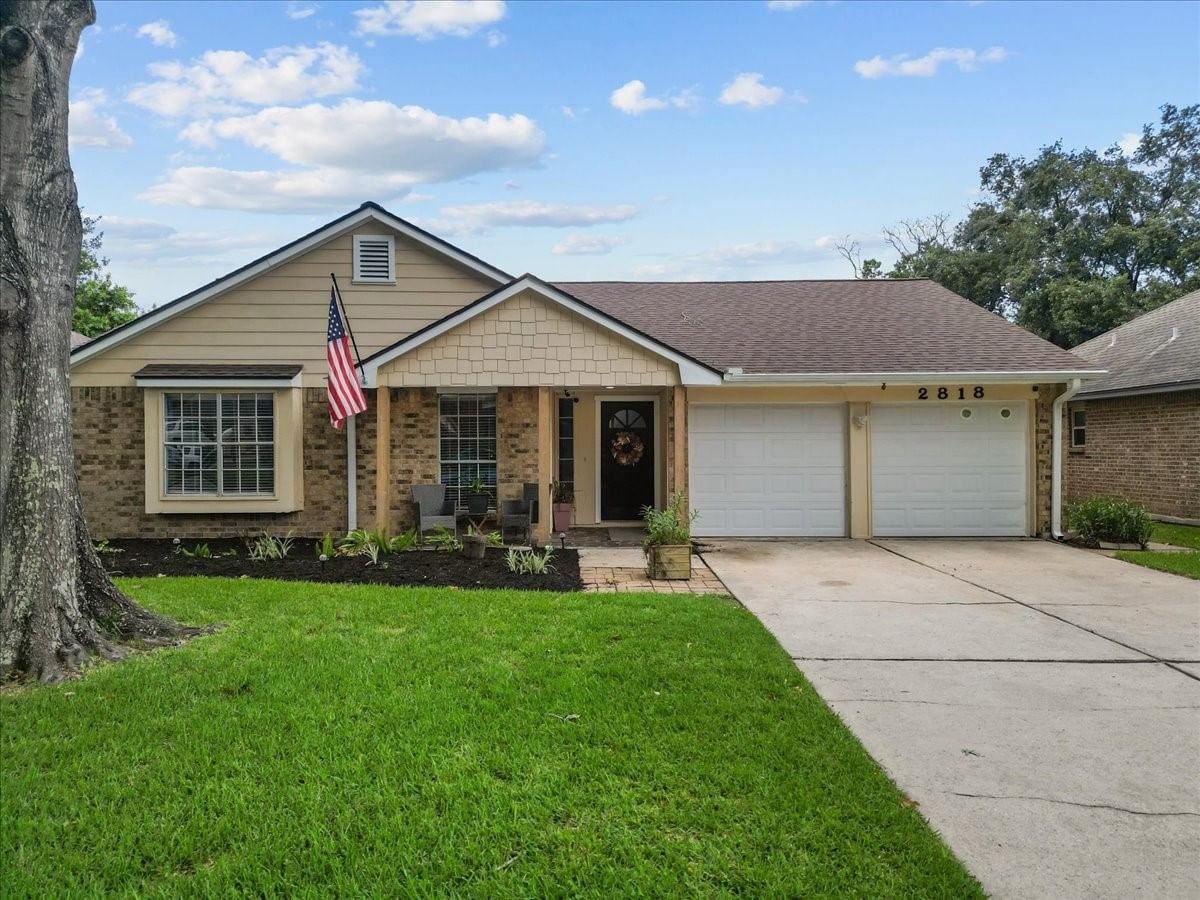 Real estate property located at 2818 Pine Mills, Galveston, Meadow Bend 2, League City, TX, US