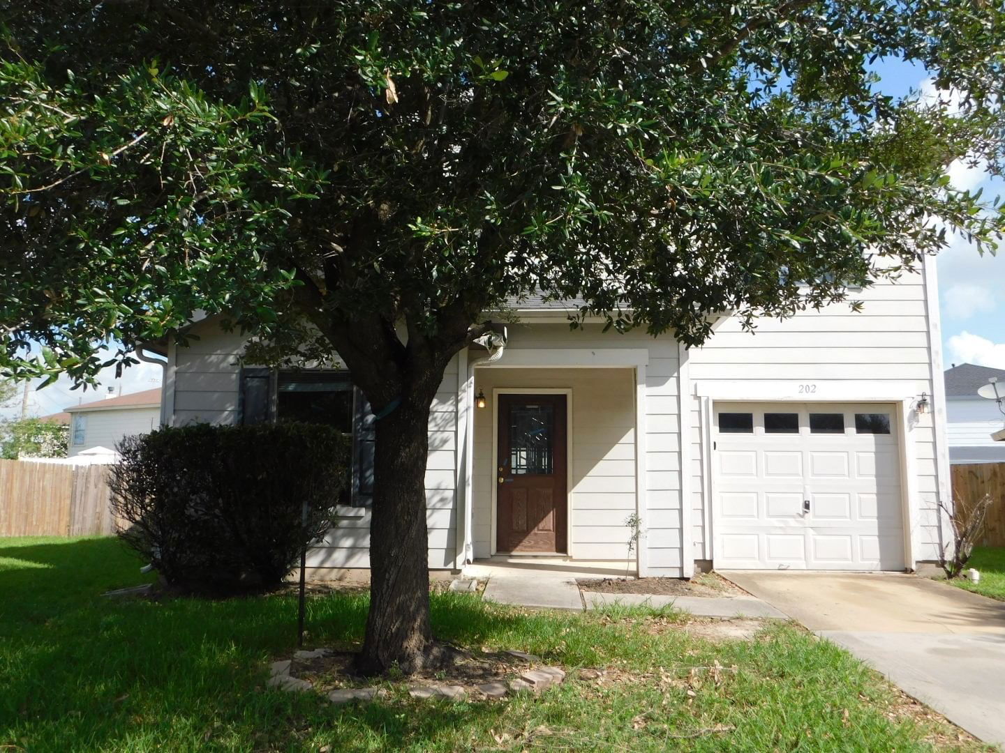 Real estate property located at 202 Silky Leaf, Harris, Remington Ranch Sec 17, Houston, TX, US