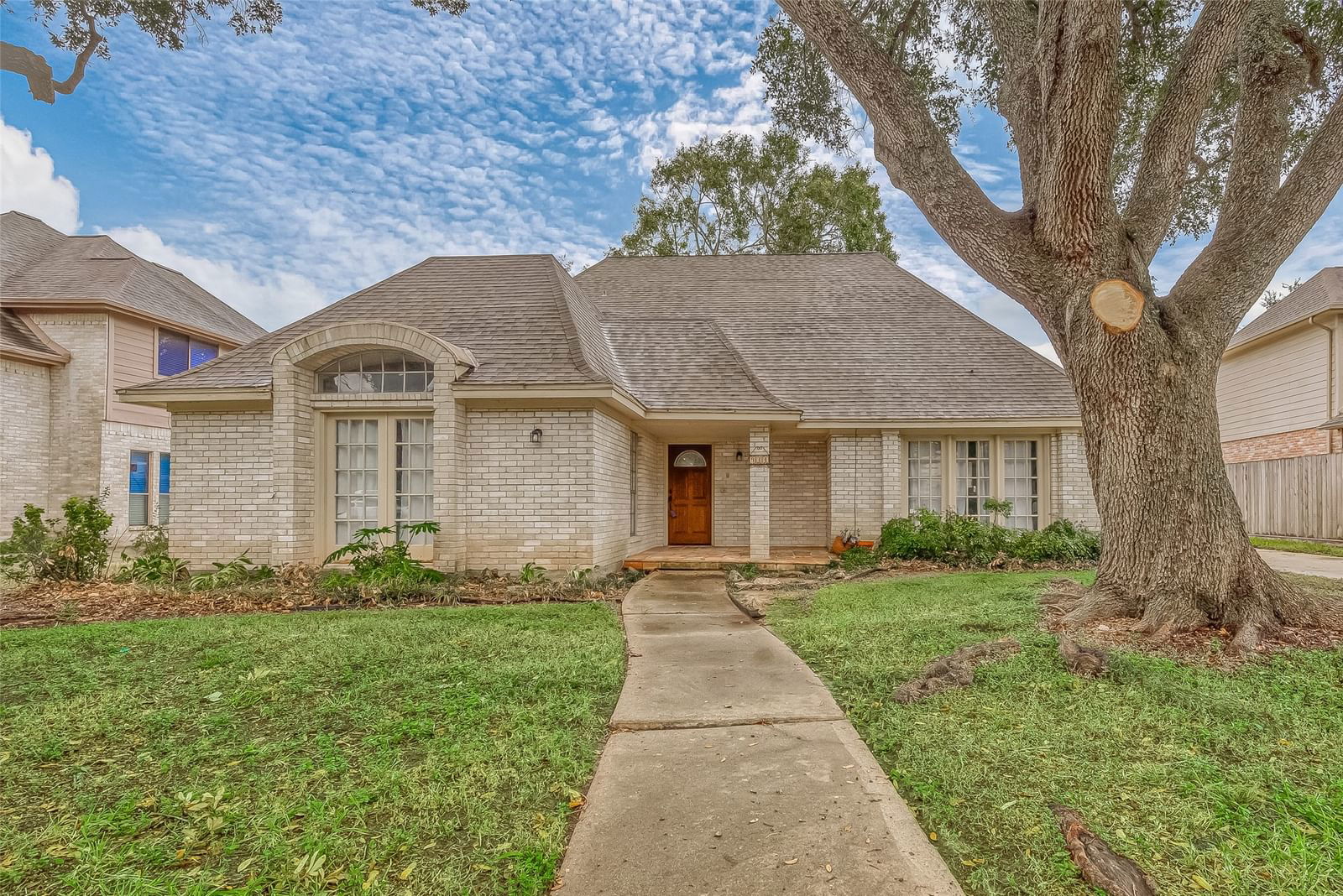 Real estate property located at 934 Goldfinch, Fort Bend, Sugar Lakes Sec 1, Sugar Land, TX, US