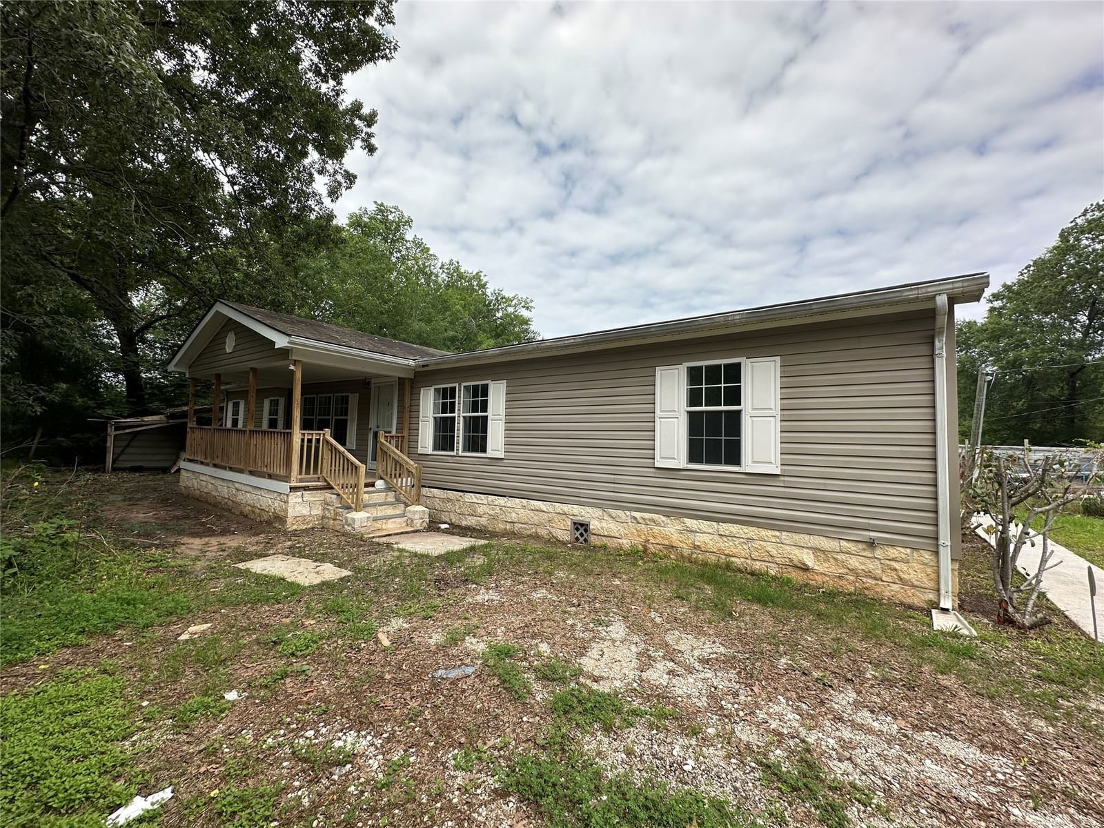 Real estate property located at 335 Summitt, Polk, Shelter Cove Sec 3, Livingston, TX, US