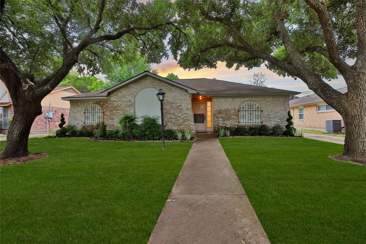 Real estate property located at 11715 Brighton, Fort Bend, The Meadows, Meadows Place, TX, US