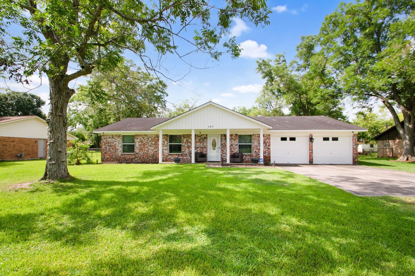 Real estate property located at 127 Singleton, Brazoria, Jones Creek Terrace, Jones Creek, TX, US