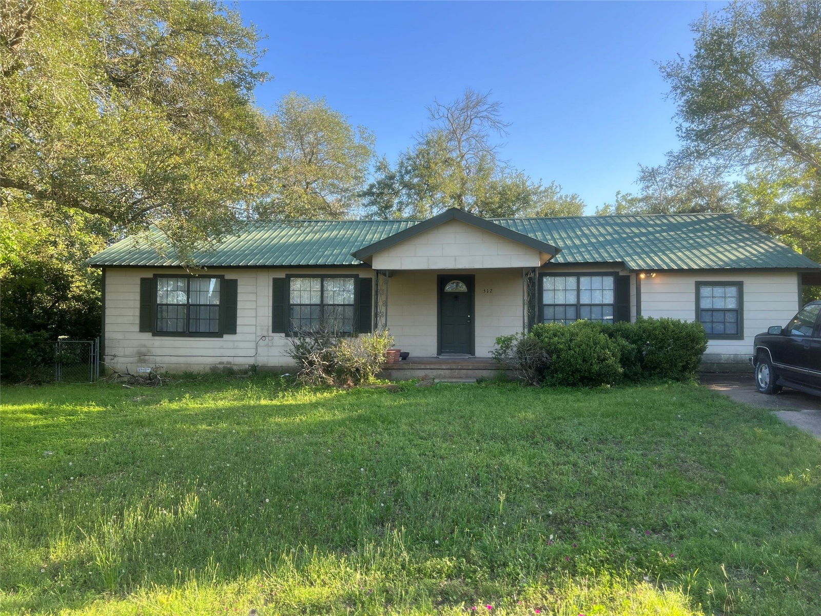 Real estate property located at 512 4th, Gonzales, Waelder, TX, US