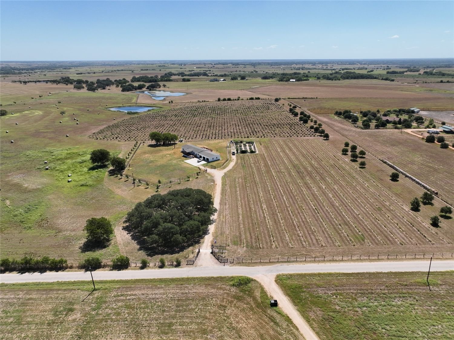 Real estate property located at 3575 County Road 271, Lavaca, Moulton, TX, US