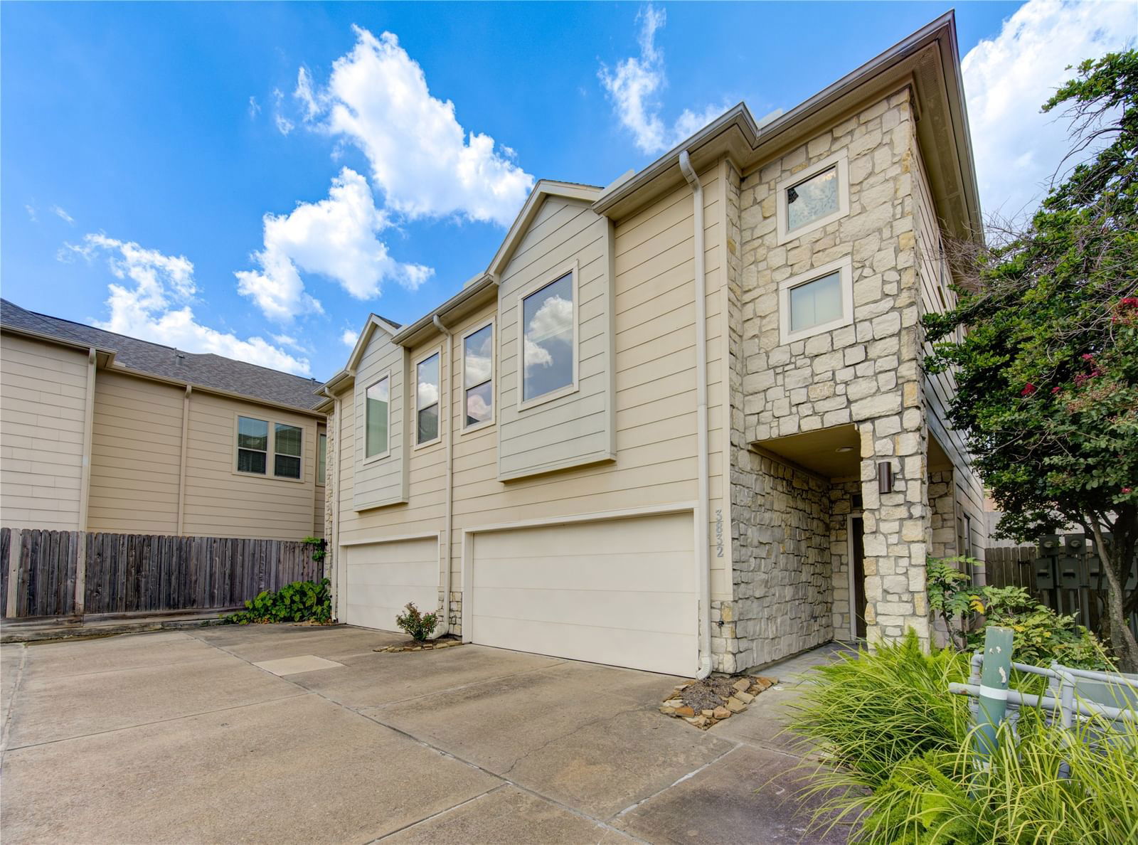 Real estate property located at 3832 Centerplaza, Harris, Plaza/Center Sec 01, Houston, TX, US