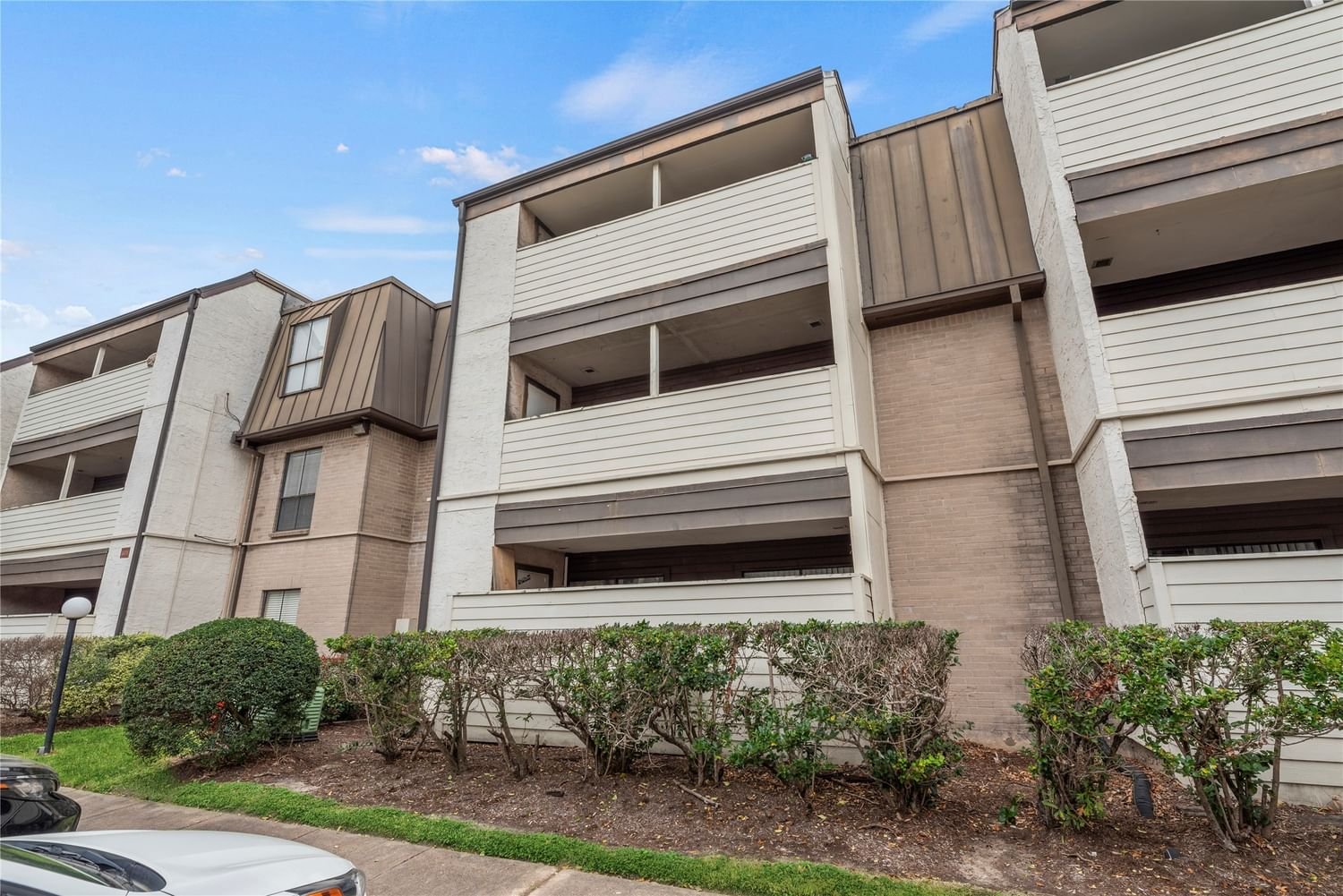 Real estate property located at 3075 Walnut Bend #26, Harris, River Stone Condo Ph, Houston, TX, US