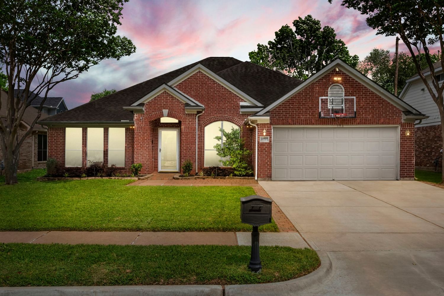 Real estate property located at 11727 Cobblestone Point, Fort Bend, Oak Lake Estates Sec 3, Sugar Land, TX, US