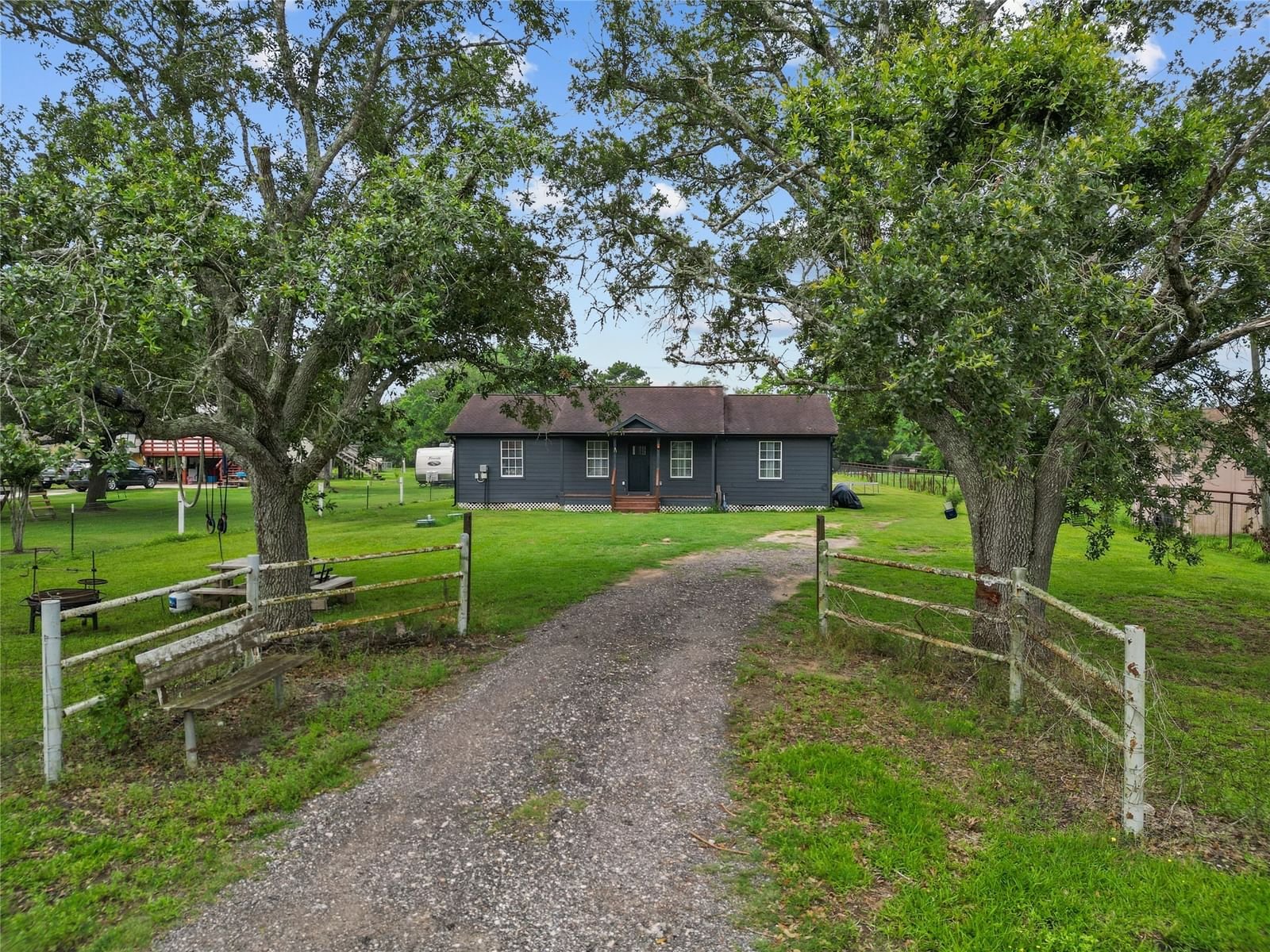 Real estate property located at 6556 County Road 168, Brazoria, Fleming & Powers, Alvin, TX, US