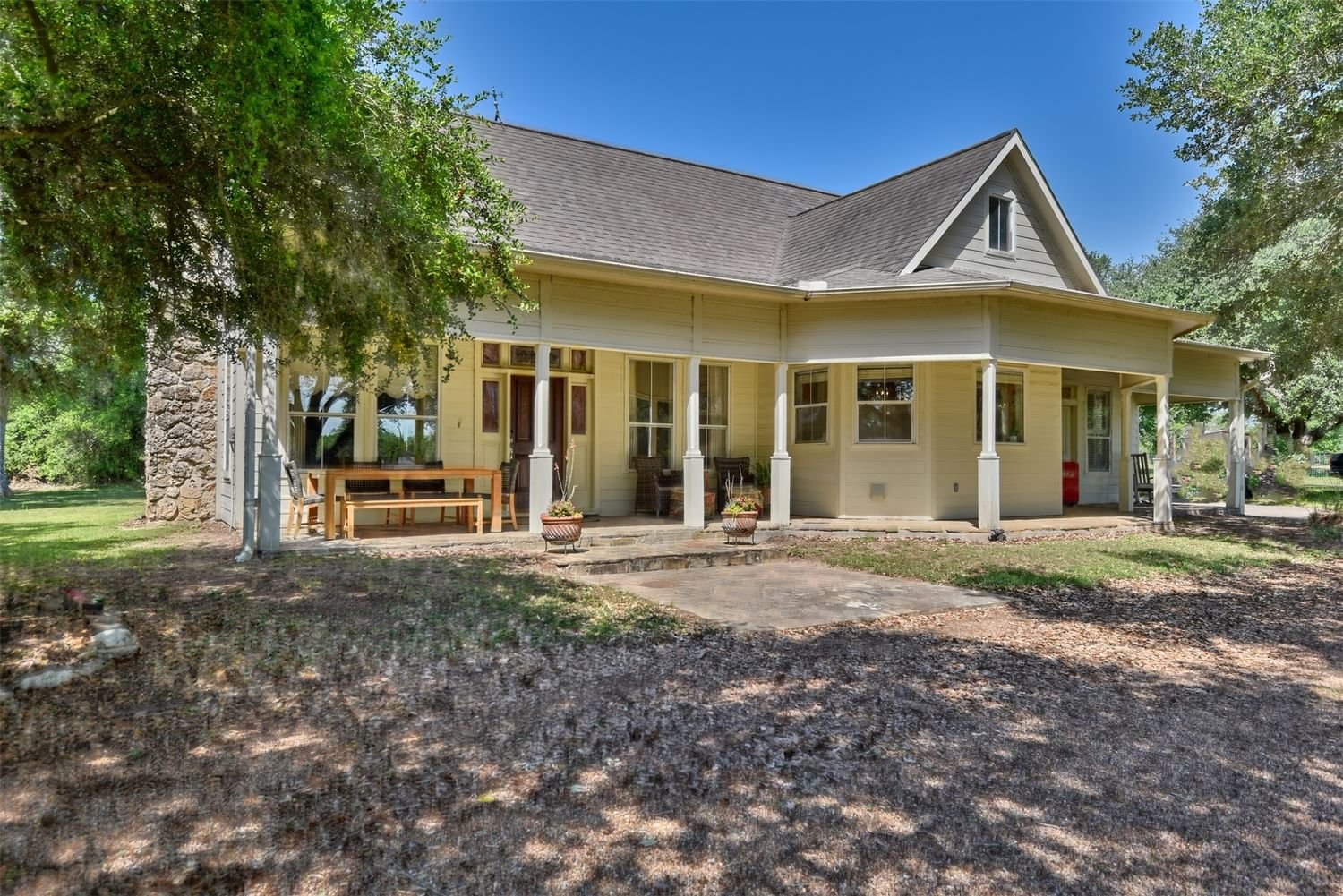 Real estate property located at 2059 County Road 230, Colorado, n/a, Weimar, TX, US