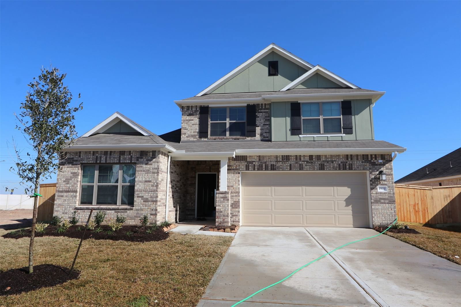 Real estate property located at 1907 Live Springs Way, Fort Bend, Miller's Pond, Rosenberg, TX, US