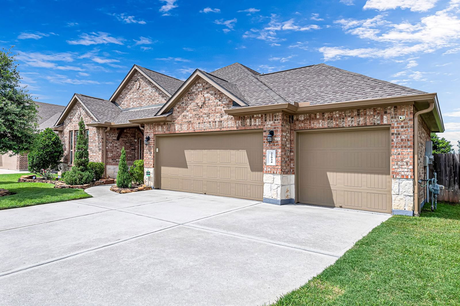 Real estate property located at 22934 Banff Brook, Harris, Willow Lake Village, Tomball, TX, US