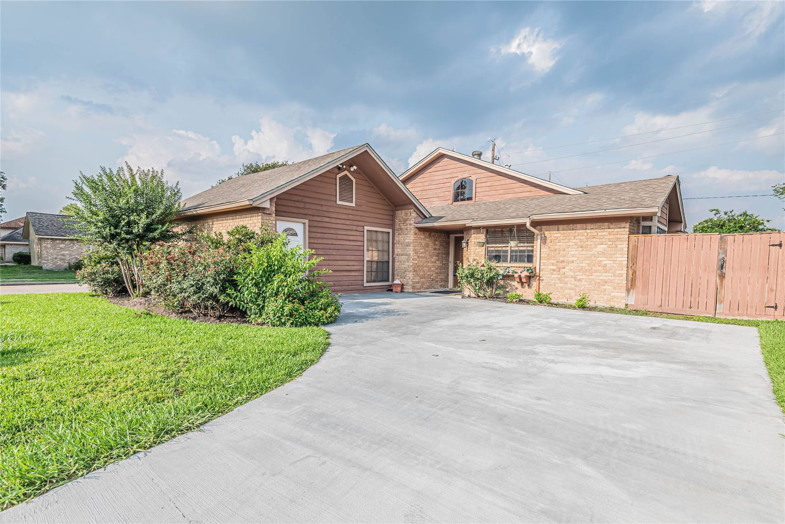 Real estate property located at 8903 Woodleigh, Fort Bend, Providence Sec 1, Houston, TX, US