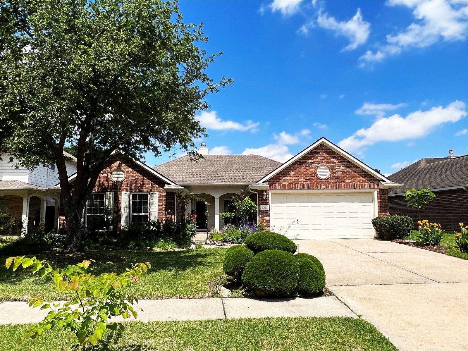 Real estate property located at 8827 Aberdeen Oaks, Harris, Houston, TX, US