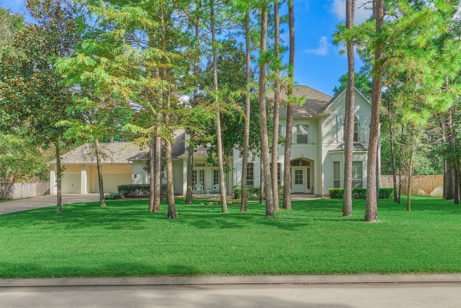 Real estate property located at 15 Benton Woods, Montgomery, Wdlnds Village Alden Br 43, The Woodlands, TX, US