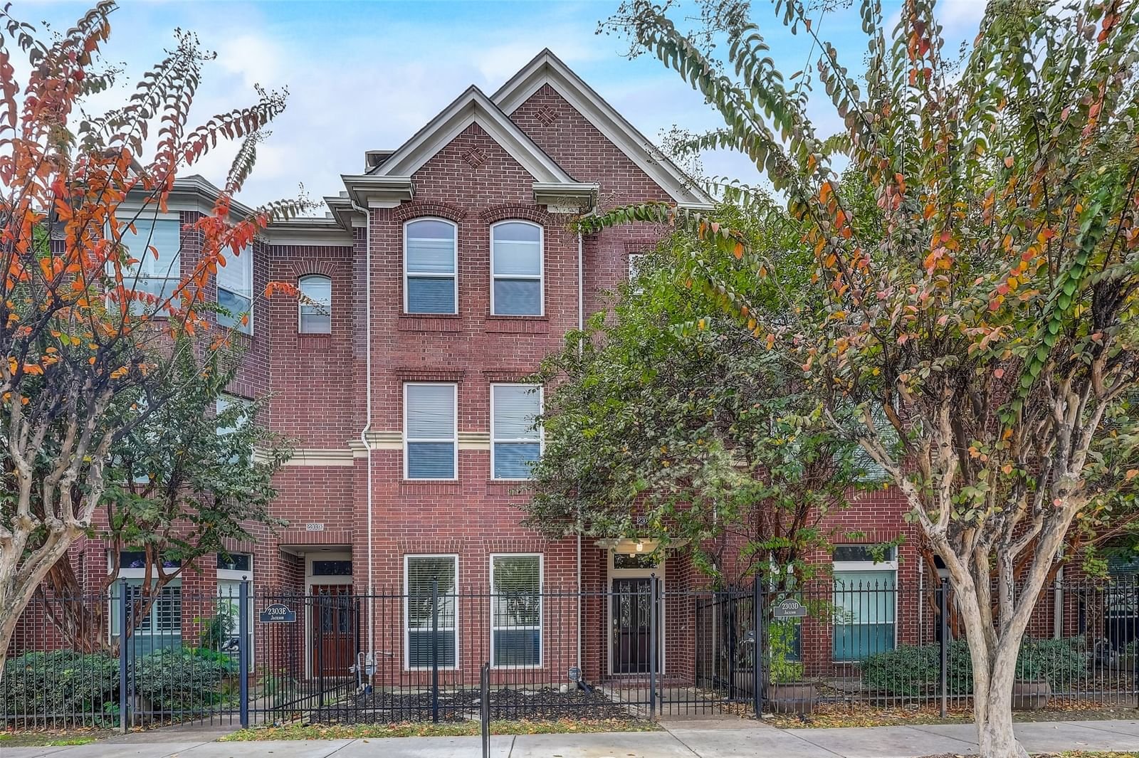Real estate property located at 2303 Jackson D, Harris, HADLEY STREET TOWNHOMES, Houston, TX, US