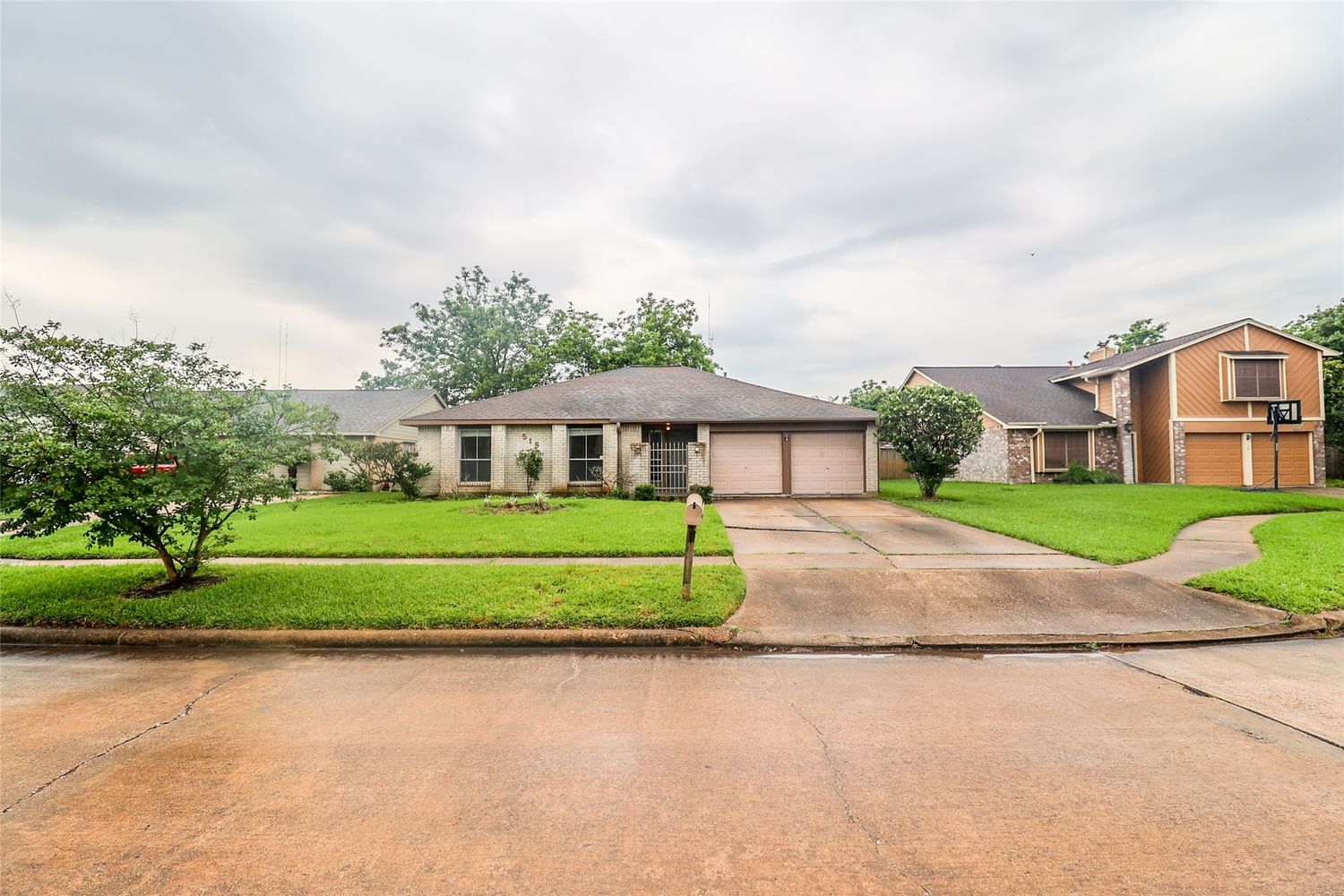 Real estate property located at 515 Reedwood Dr, Fort Bend, Hunters Glen Sec 4, Houston, TX, US