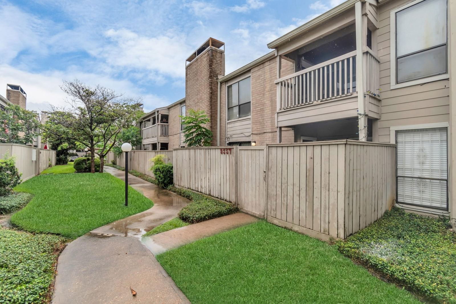 Real estate property located at 9557 Pagewood #9557, Harris, Tanglewilde South Condo Sec 01, Houston, TX, US