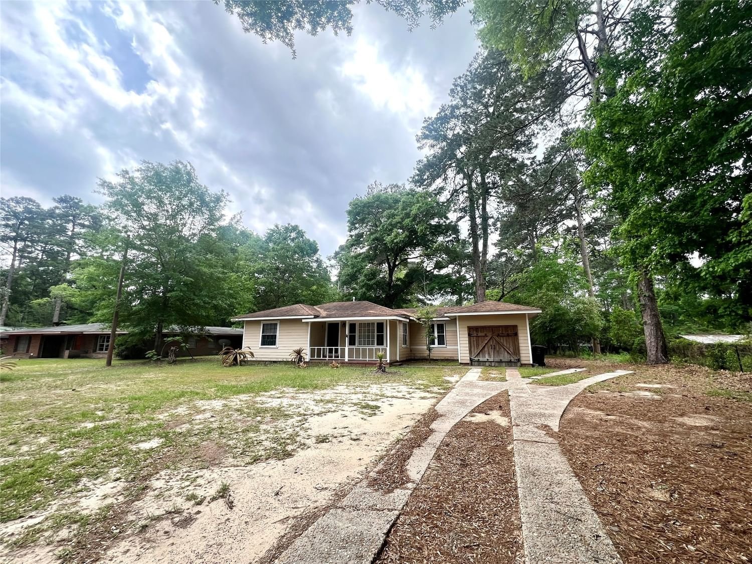 Real estate property located at 1005 N Pine Street, Tyler, other, Woodville, TX, US