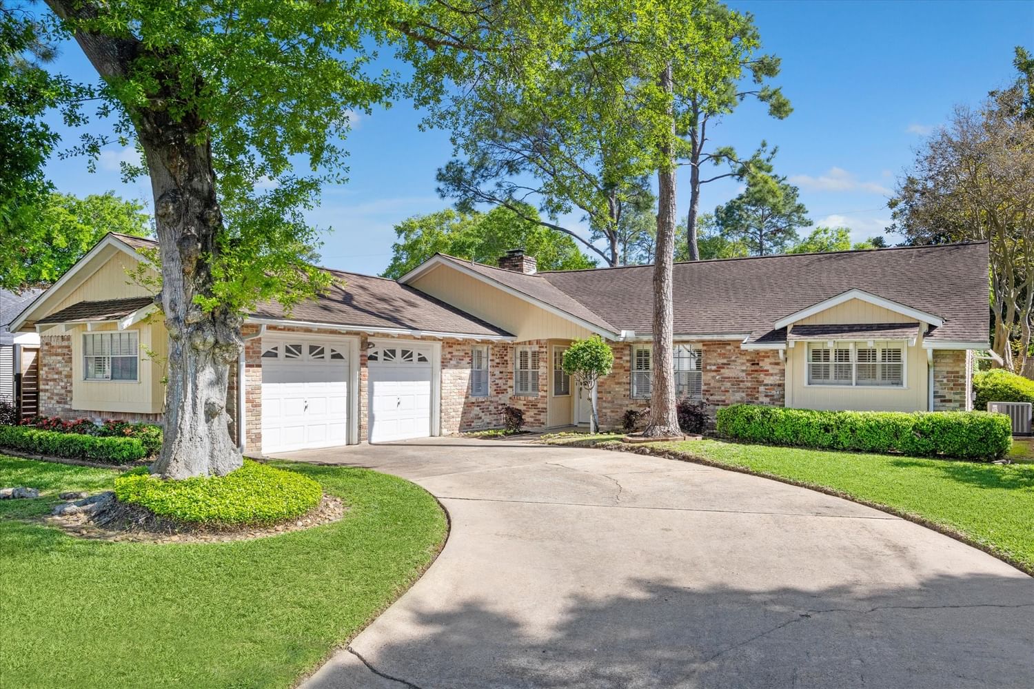 Real estate property located at 12515 Mooreknoll, Harris, Memorial Meadows, Houston, TX, US