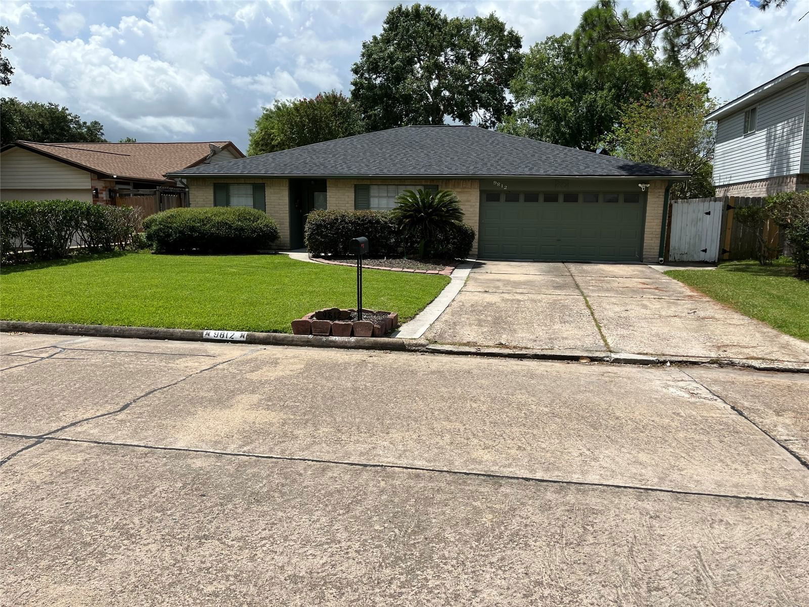 Real estate property located at 9812 Wren, Harris, Meadowcrest, La Porte, TX, US