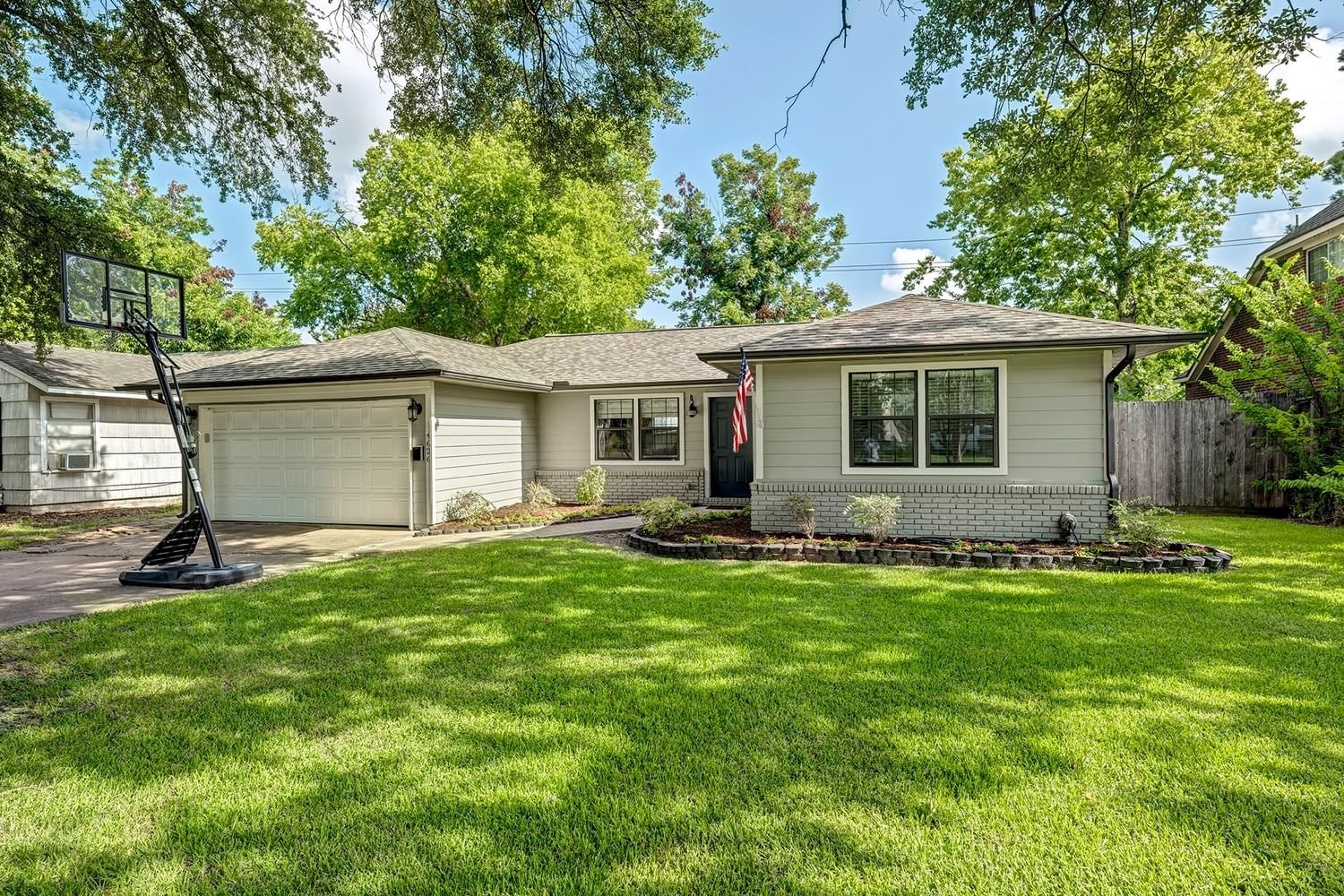 Real estate property located at 4626 Oakdale, Harris, Bellaire, TX, US