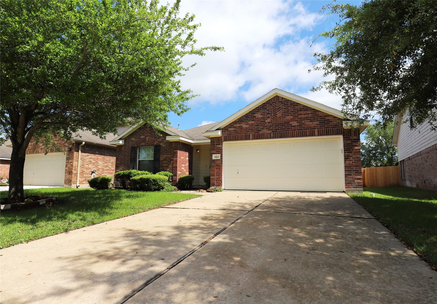 Real estate property located at 7523 Clarendon Bend, Fort Bend, Twin Oaks Village, Richmond, TX, US