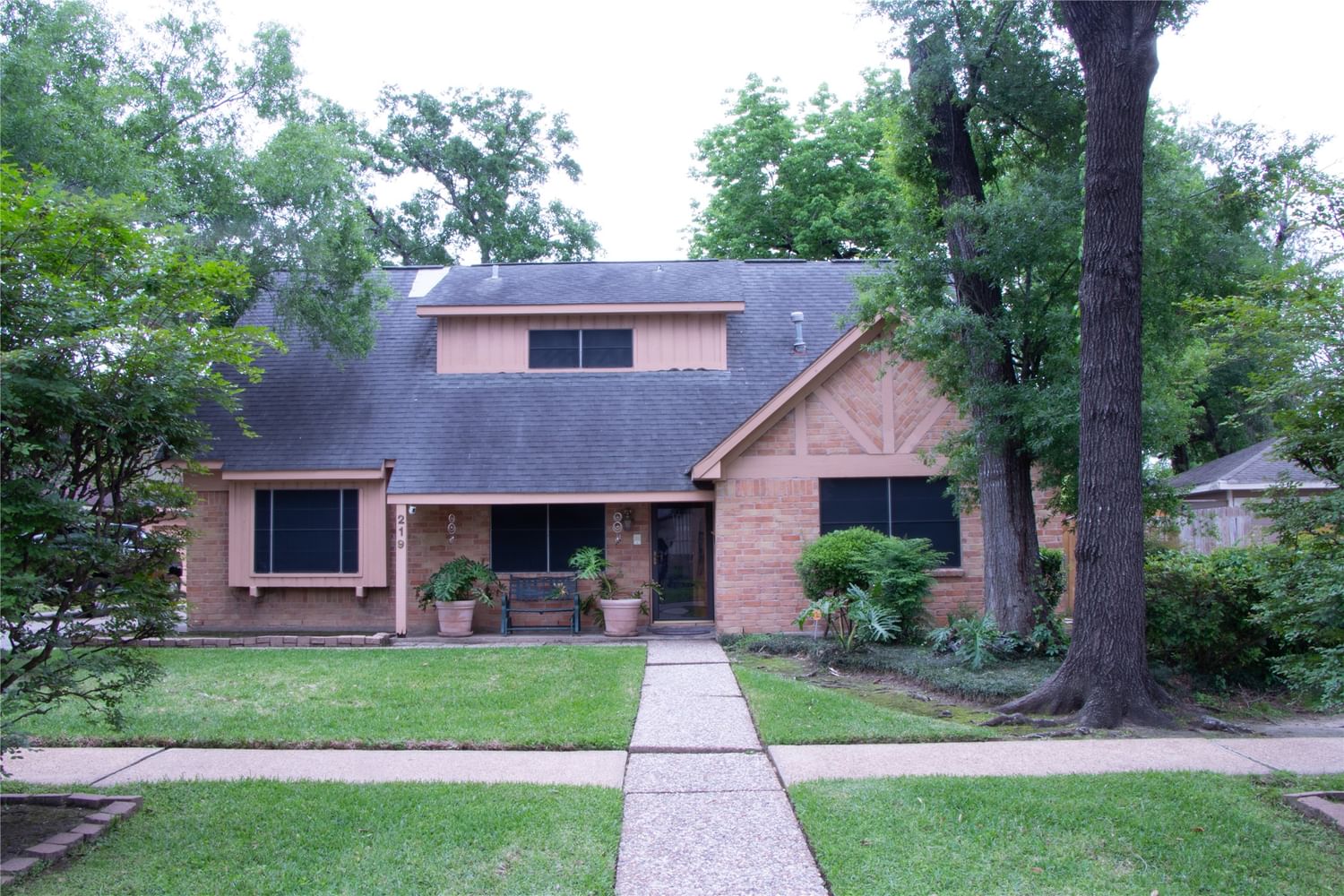 Real estate property located at 219 White Cedar, Harris, Woodforest Sec 16, Houston, TX, US