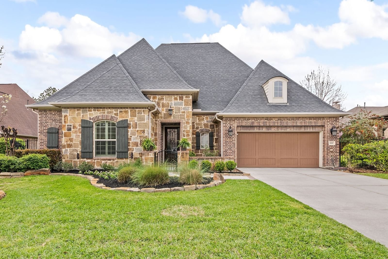 Real estate property located at 220 Muirfield Pointe, Montgomery, Woodforest, Montgomery, TX, US