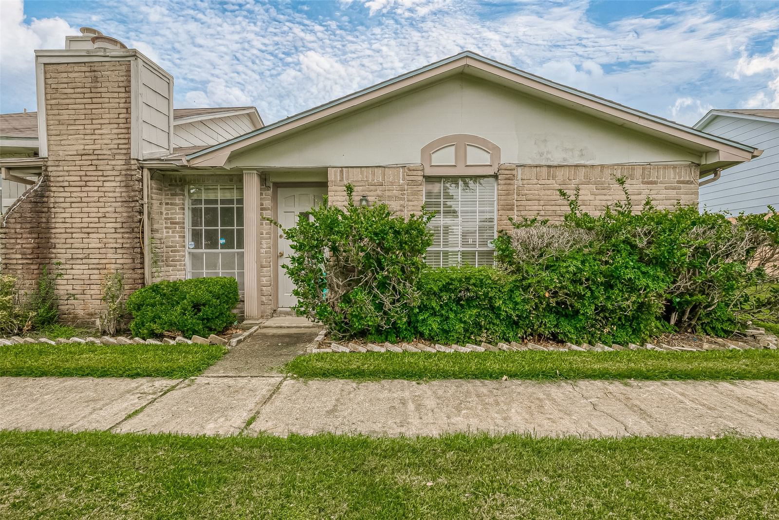 Real estate property located at 6533 Briar Bayou, Harris, Crown Colony West Partition 02, Houston, TX, US