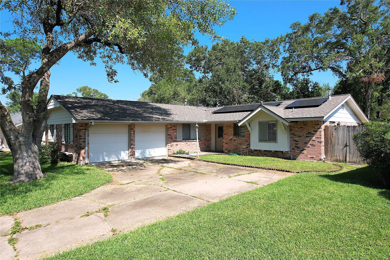 Real estate property located at 1907 Huntress, Harris, Clear Lake City, Houston, TX, US