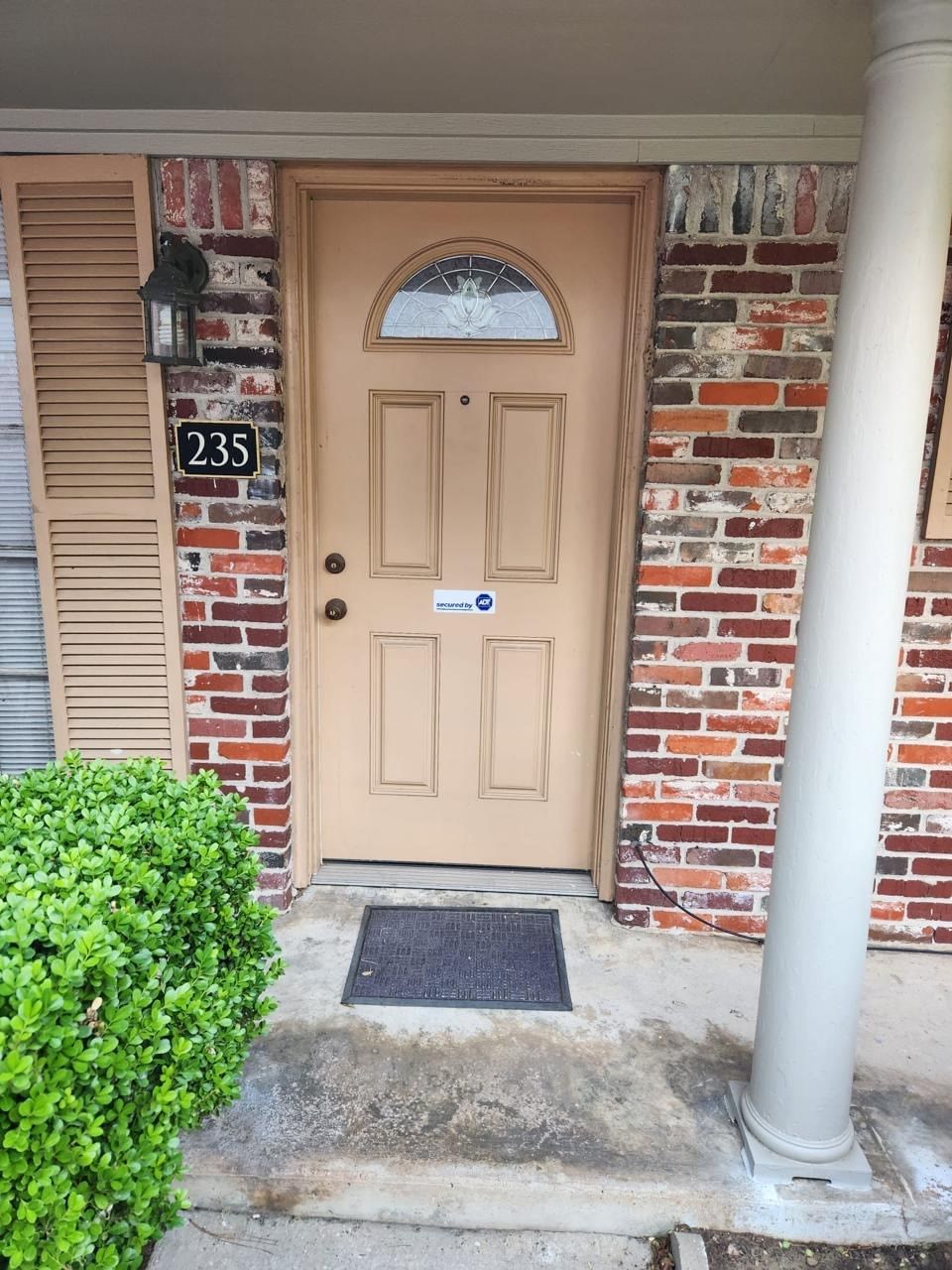 Real estate property located at 235 Tri Oaks #235, Harris, Wilcrest Walk T/H Sec 04 U/R, Houston, TX, US