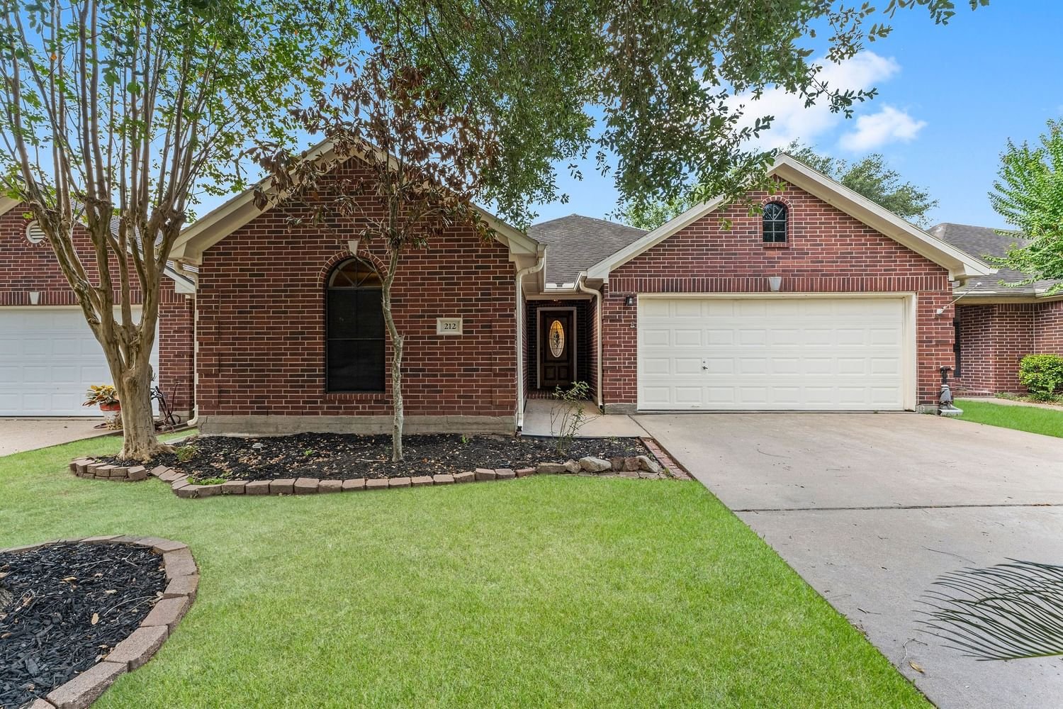 Real estate property located at 212 Live Oak, Galveston, Friendswood, TX, US