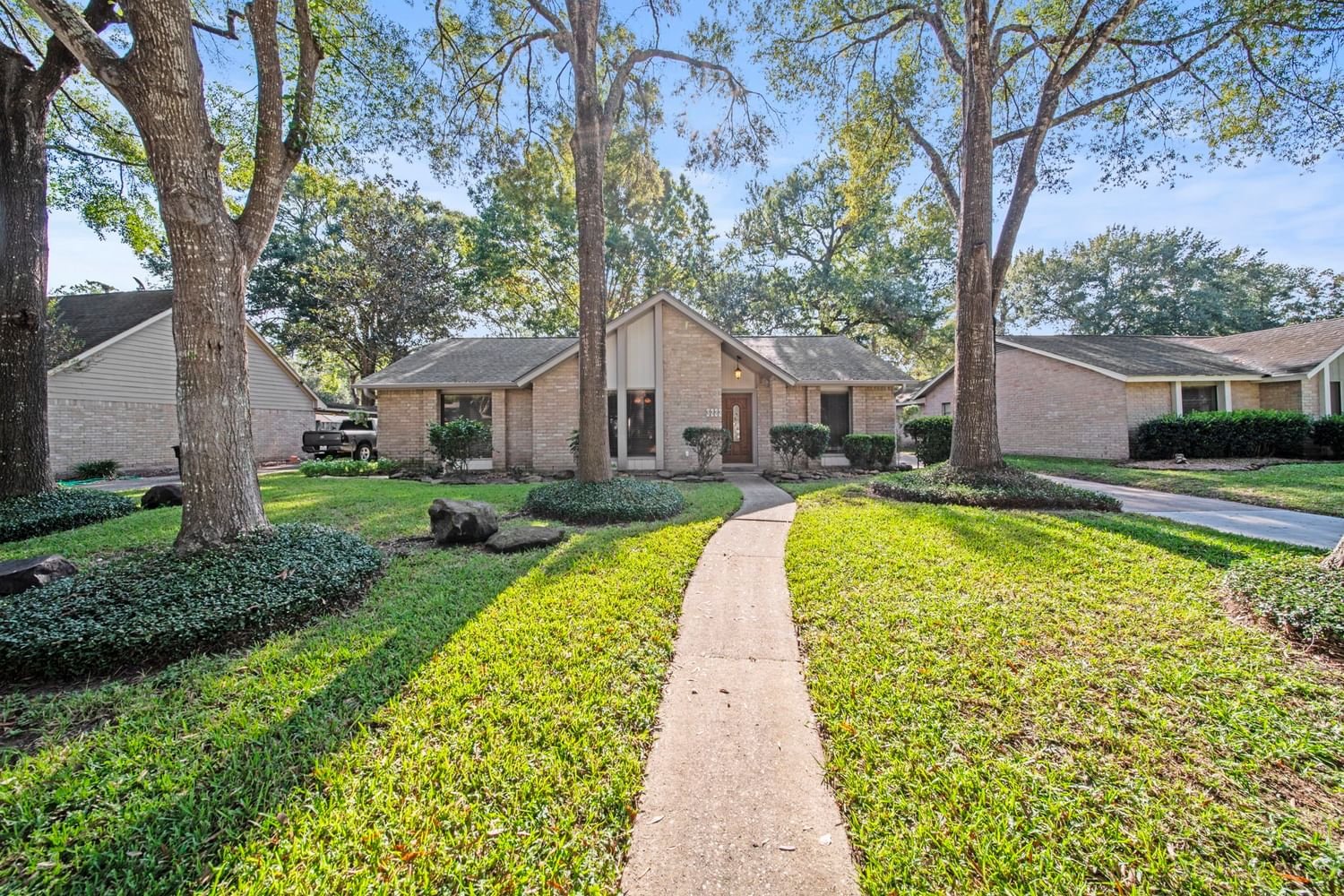 Real estate property located at 3222 Cascade Creek, Harris, Elm Grove Village, Houston, TX, US