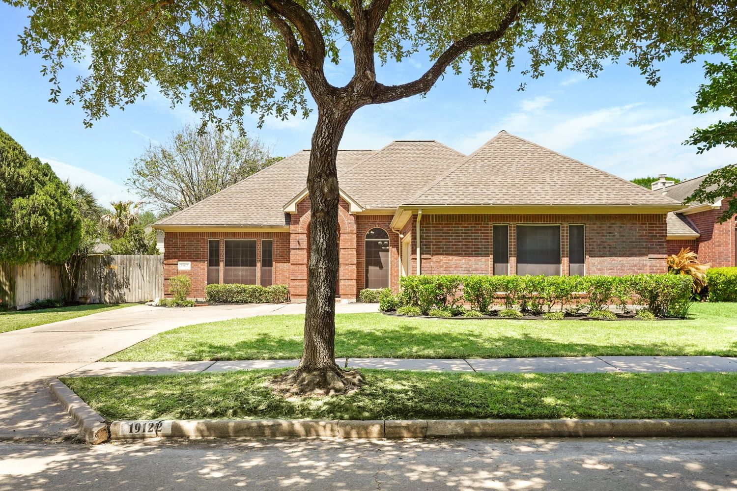 Real estate property located at 19122 Mockingbird Valley, Harris, Bear Creek Plantation, Katy, TX, US