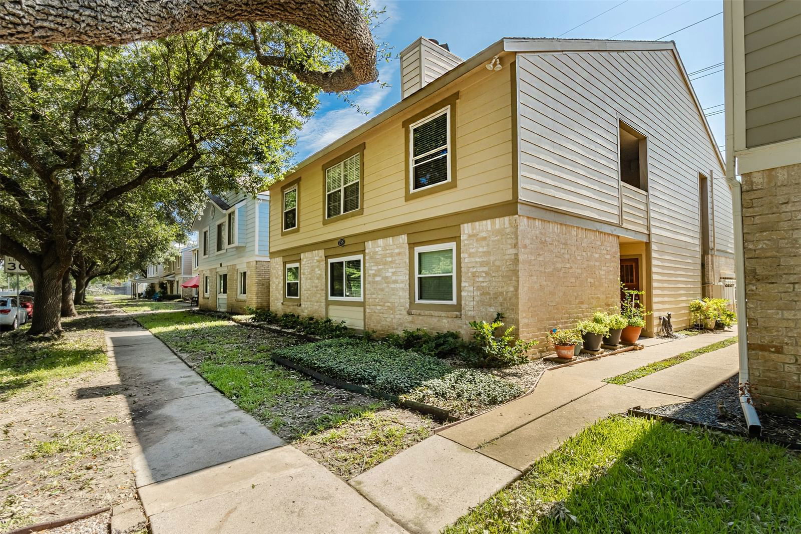 Real estate property located at 758 Memorial Mews #4, Harris, Meadows On Memorial, Houston, TX, US