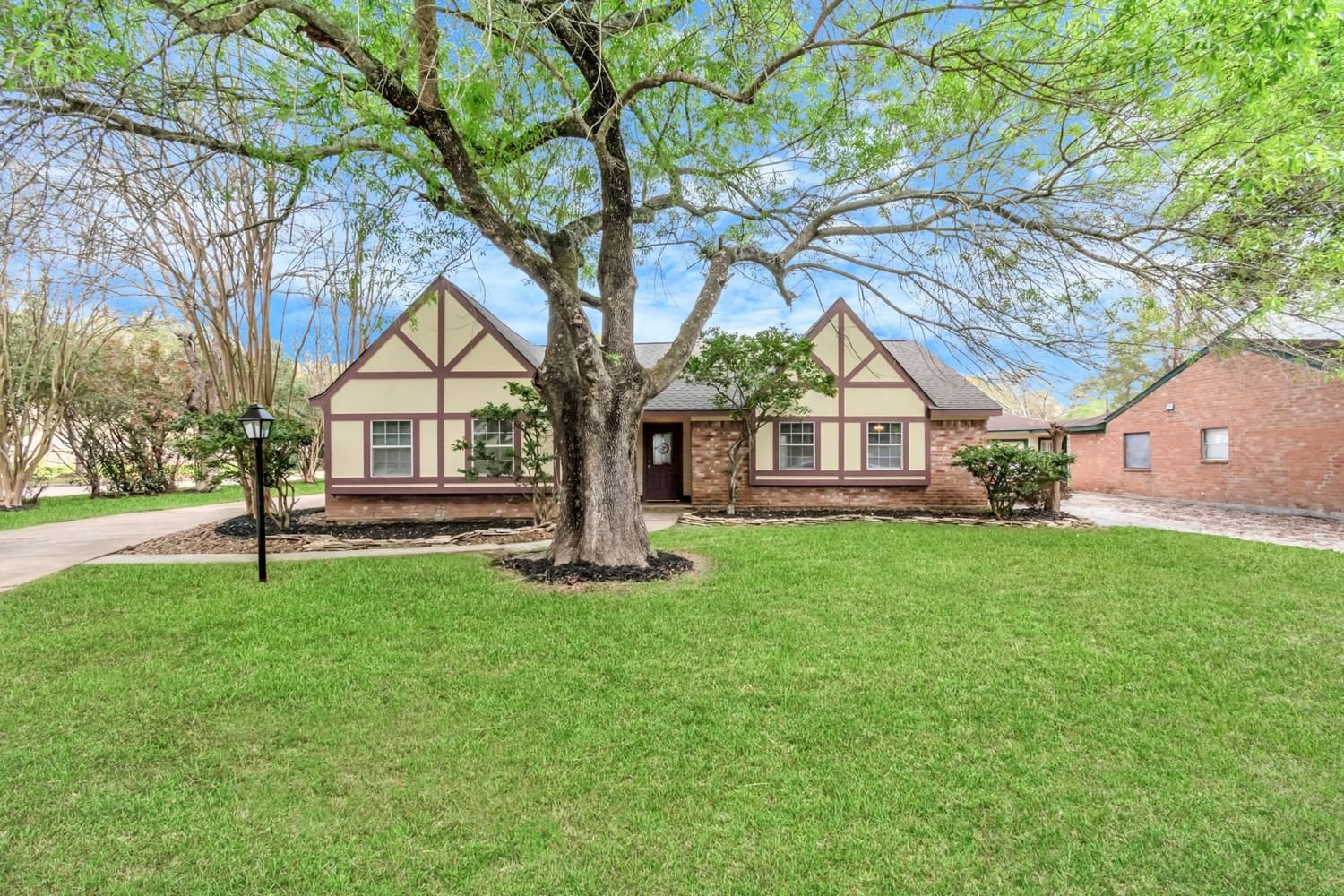 Real estate property located at 5403 Mossy Timbers, Harris, Oaks Atascocita Sec 01, Humble, TX, US