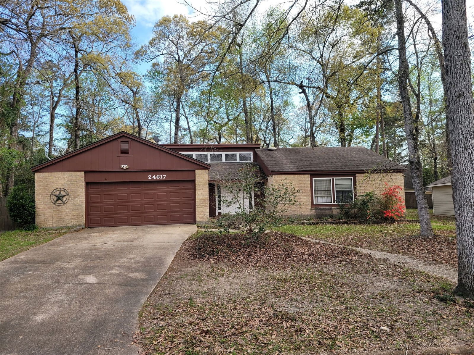 Real estate property located at 24617 Basswood, San Jacinto, Waterwood Whispering Pines #1, Huntsville, TX, US