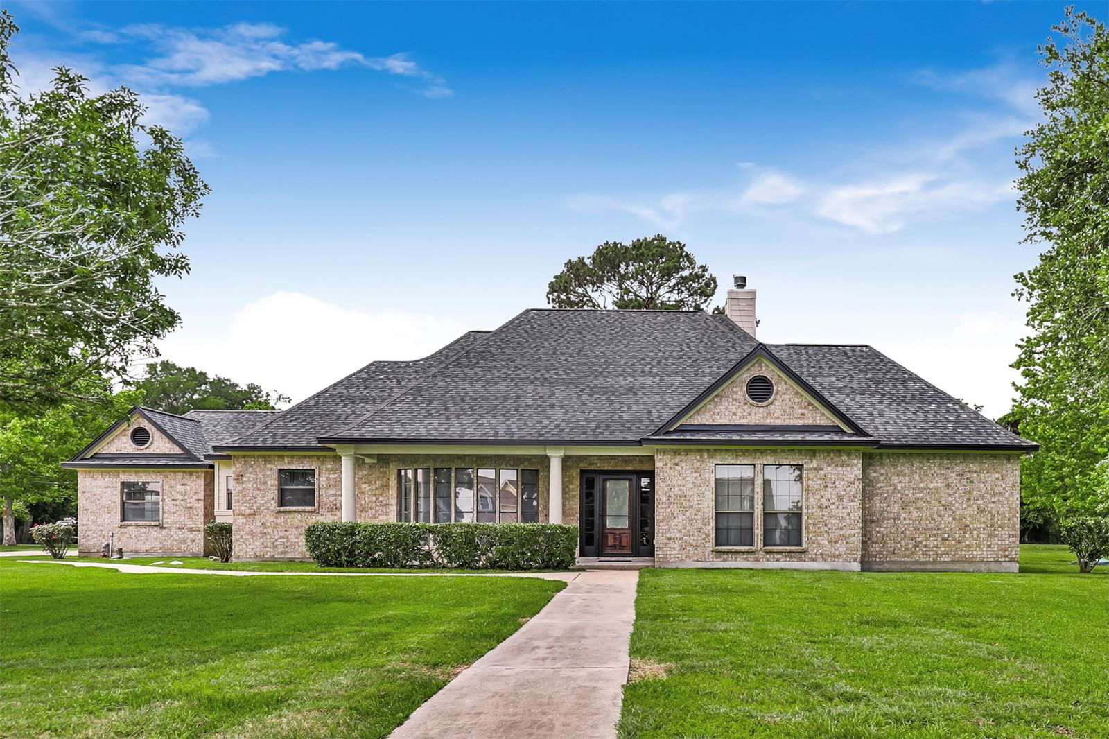 Real estate property located at 1327 Ben Mar Overlook, Chambers, Ben Mar Cove, Mont Belvieu, TX, US