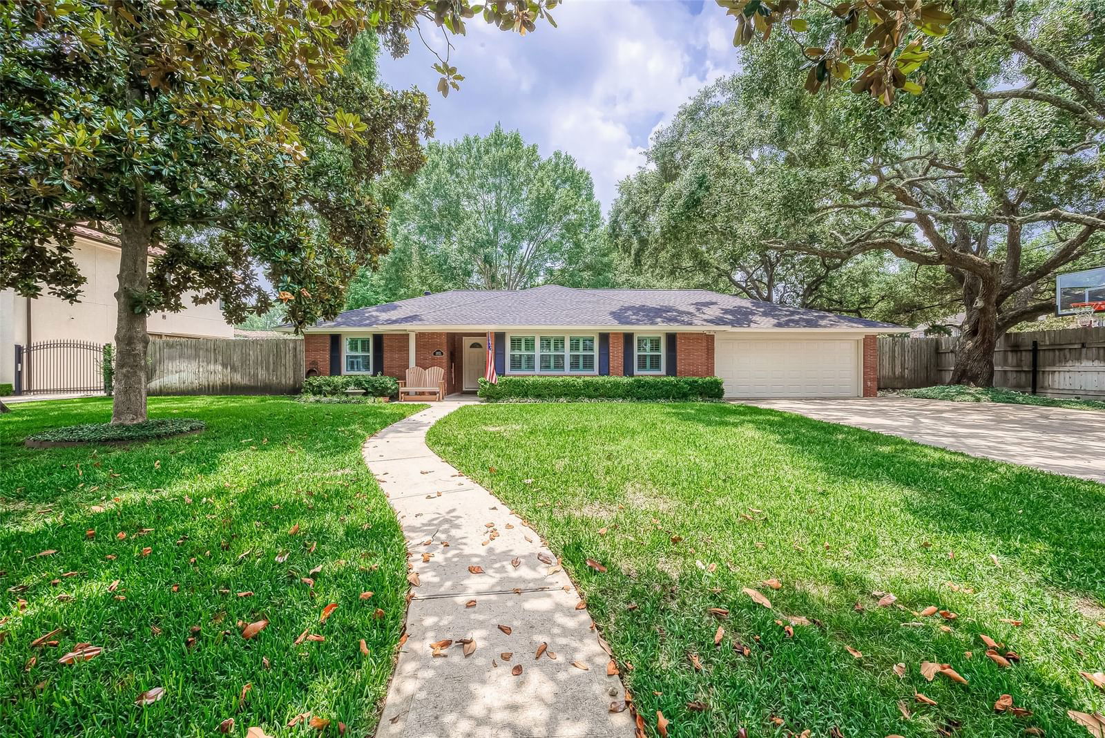 Real estate property located at 5423 Pine, Harris, Braeburn Country Club Estates, Bellaire, TX, US