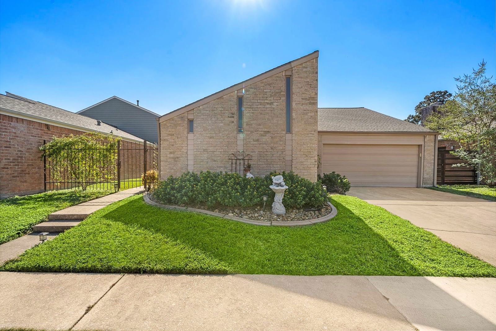 Real estate property located at 14219 Hillvale, Harris, Briarhills Sec 03, Houston, TX, US