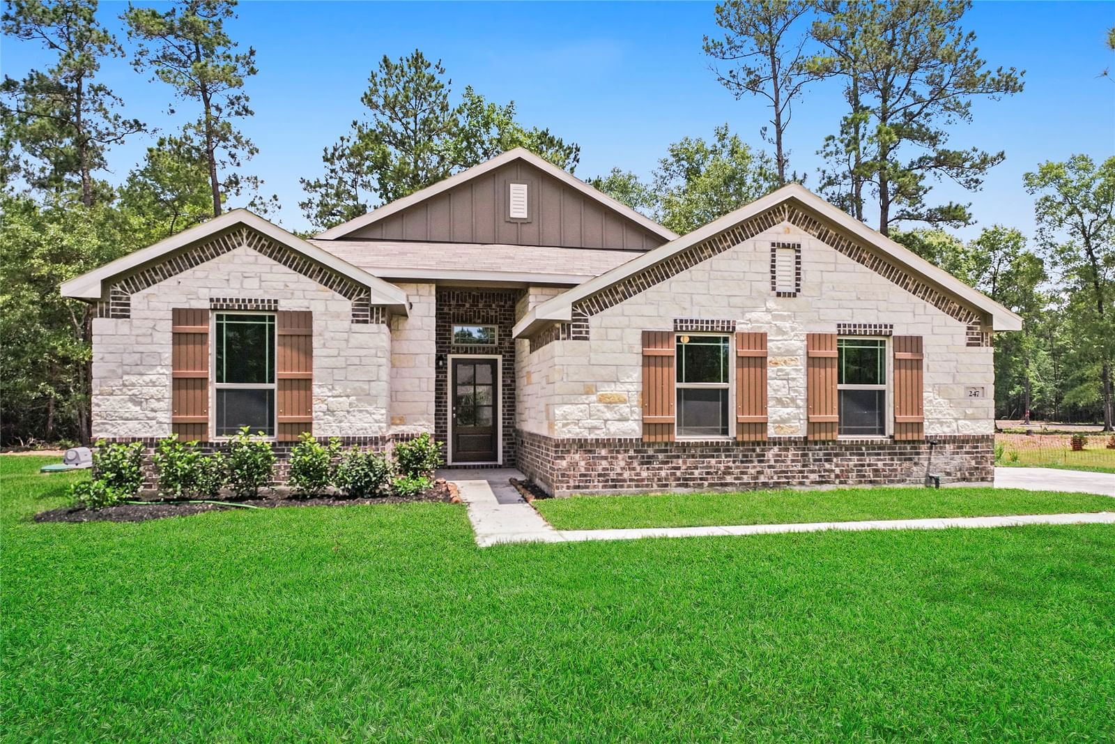 Real estate property located at 13411 Maverick Trail, Montgomery, Deer Pines, Conroe, TX, US