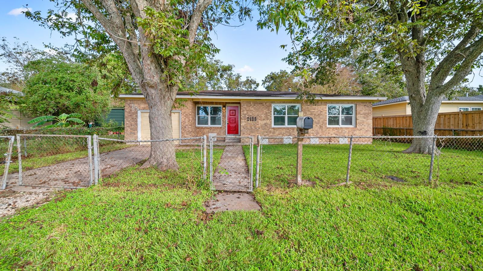 Real estate property located at 2422 Charity, Galveston, Cook & Stewart, La Marque, TX, US