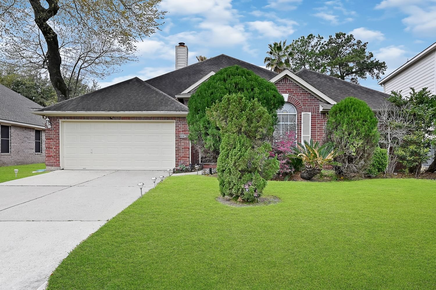 Real estate property located at 18515 Falcon Crest, Harris, Walden On Lake Houston Ph 03, Humble, TX, US