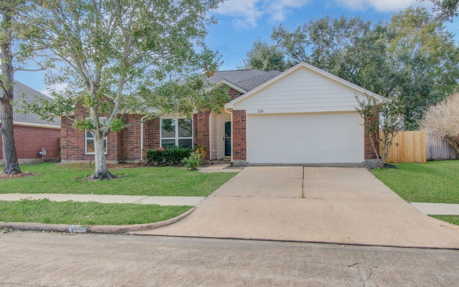 Real estate property located at 2110 Westminister, Brazoria, Banbury Cross Sec I-Ii-Iii-Iv, Pearland, TX, US