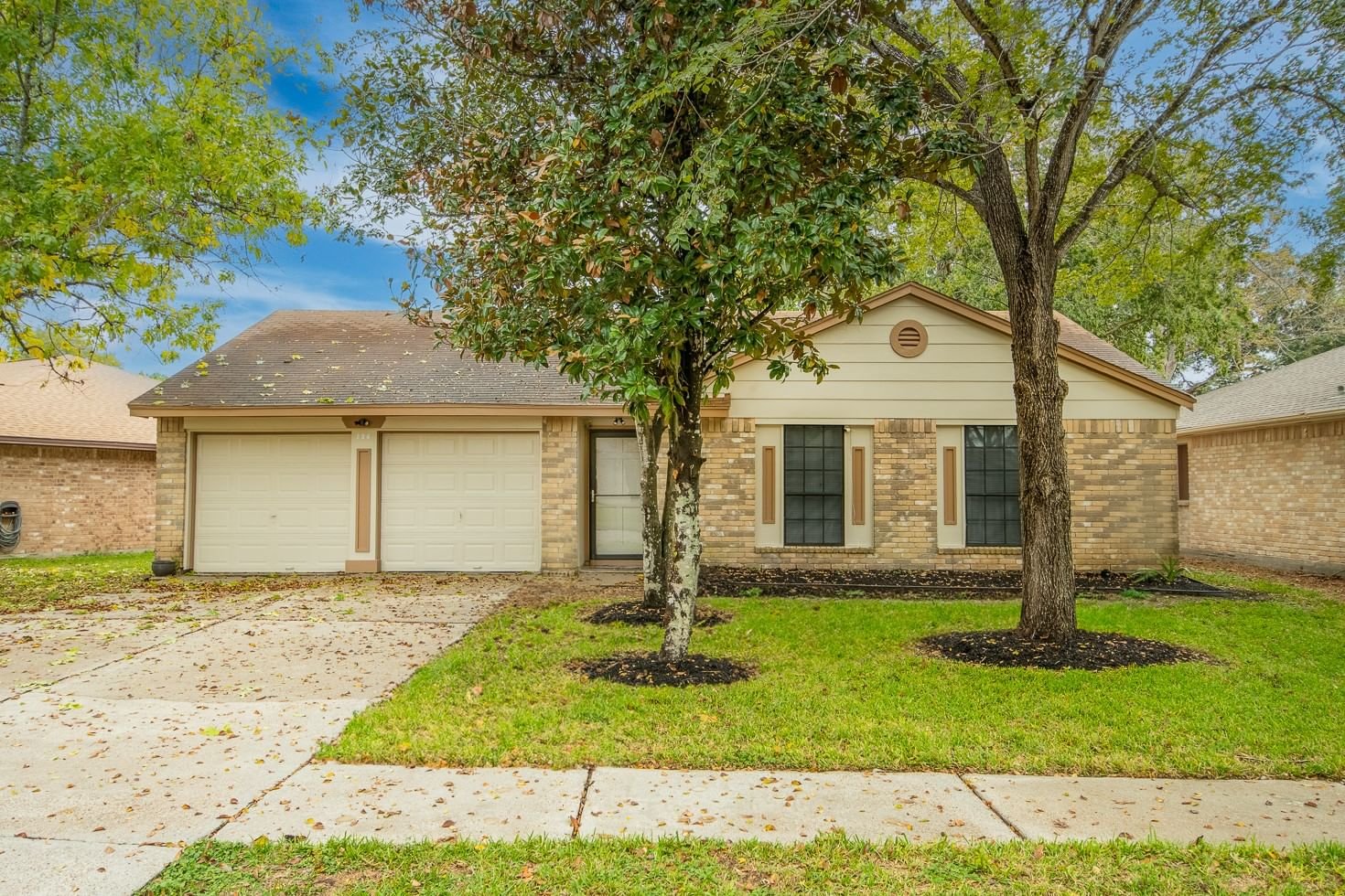 Real estate property located at 204 Glen Haven, Galveston, Meadow Bend, League City, TX, US